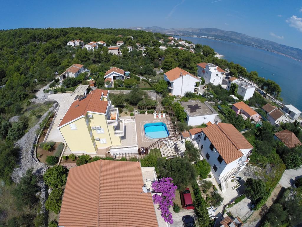 Apartments Romana Slatine Exterior foto